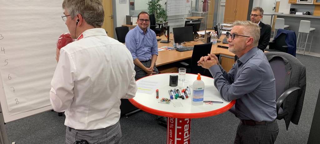 Schlagabtausch zur Wahl in Essen: Die Oberbürgermeister-Kandidaten live bei Radio Essen