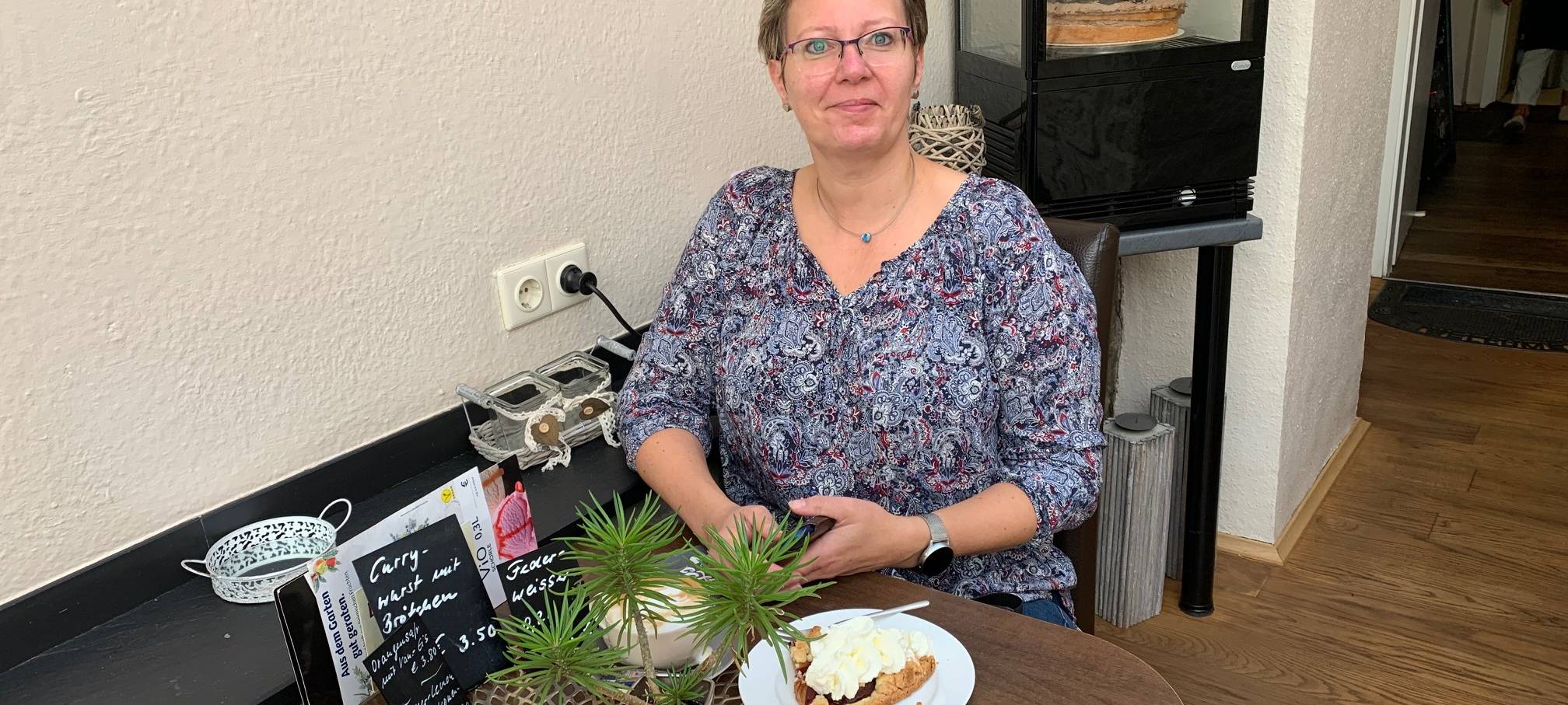 Eigentlich hat Karina jeden Sonntag tanzen. Aber da Ihr Tanzpartner im Urlaub ist, konnte sie bei uns mitmachen.