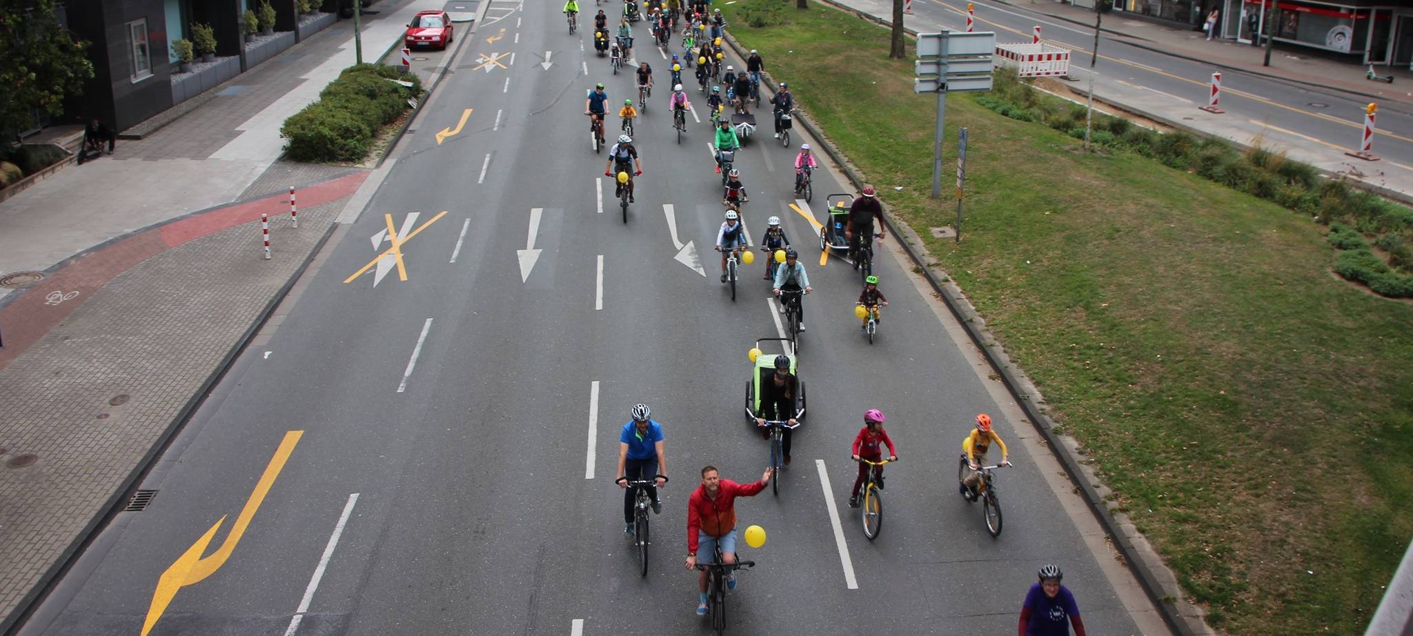 Demonstration mit Fahrrad von Kindern in Essen