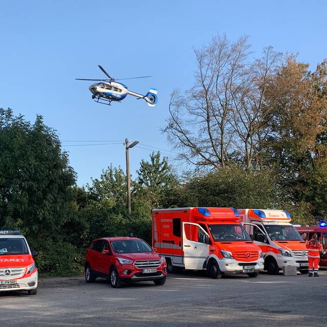 Hubschrauber hilft bei Waldbrand in Essen