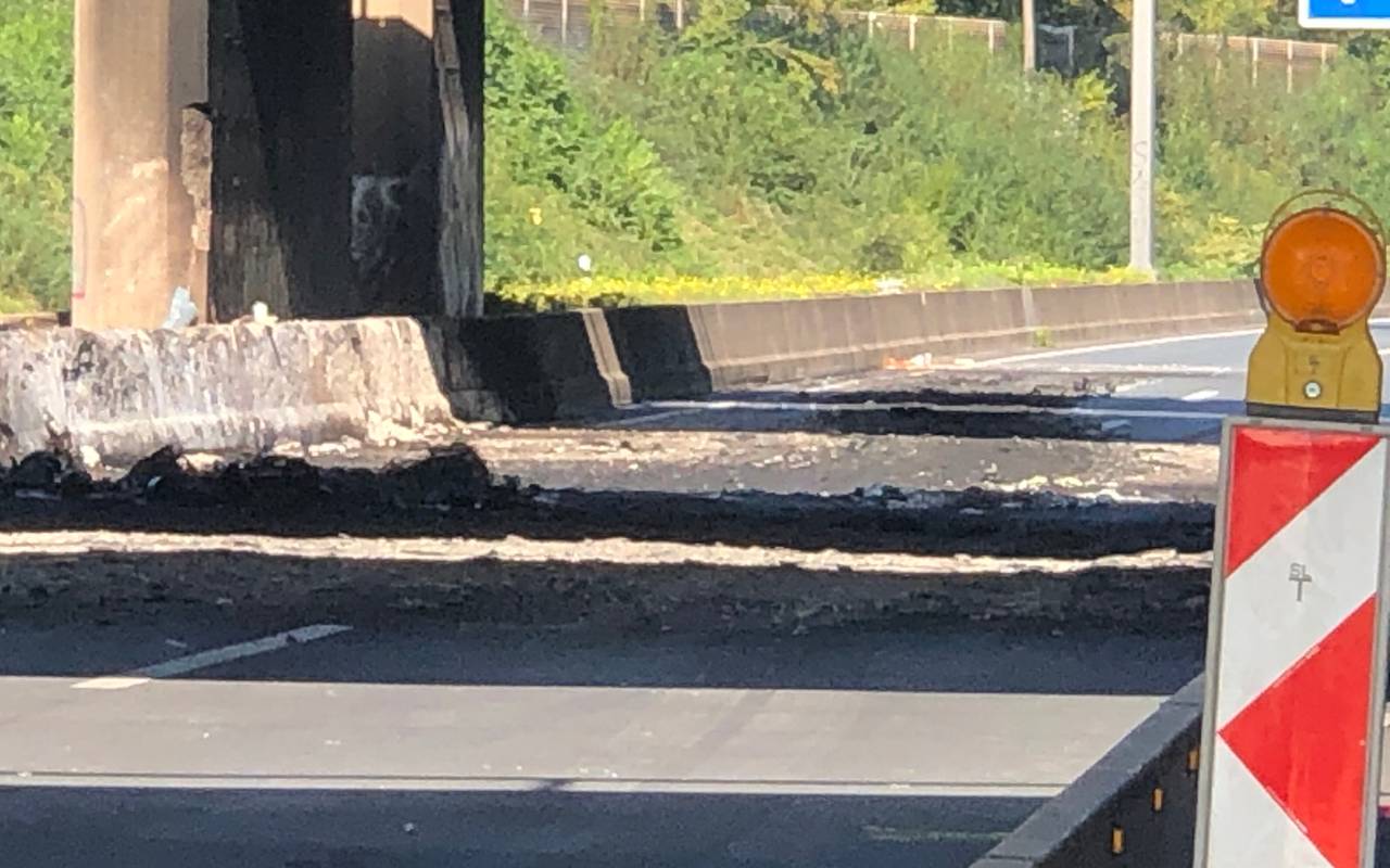 A40 nach LKW-Brand bei Mülheim Richtung Essen