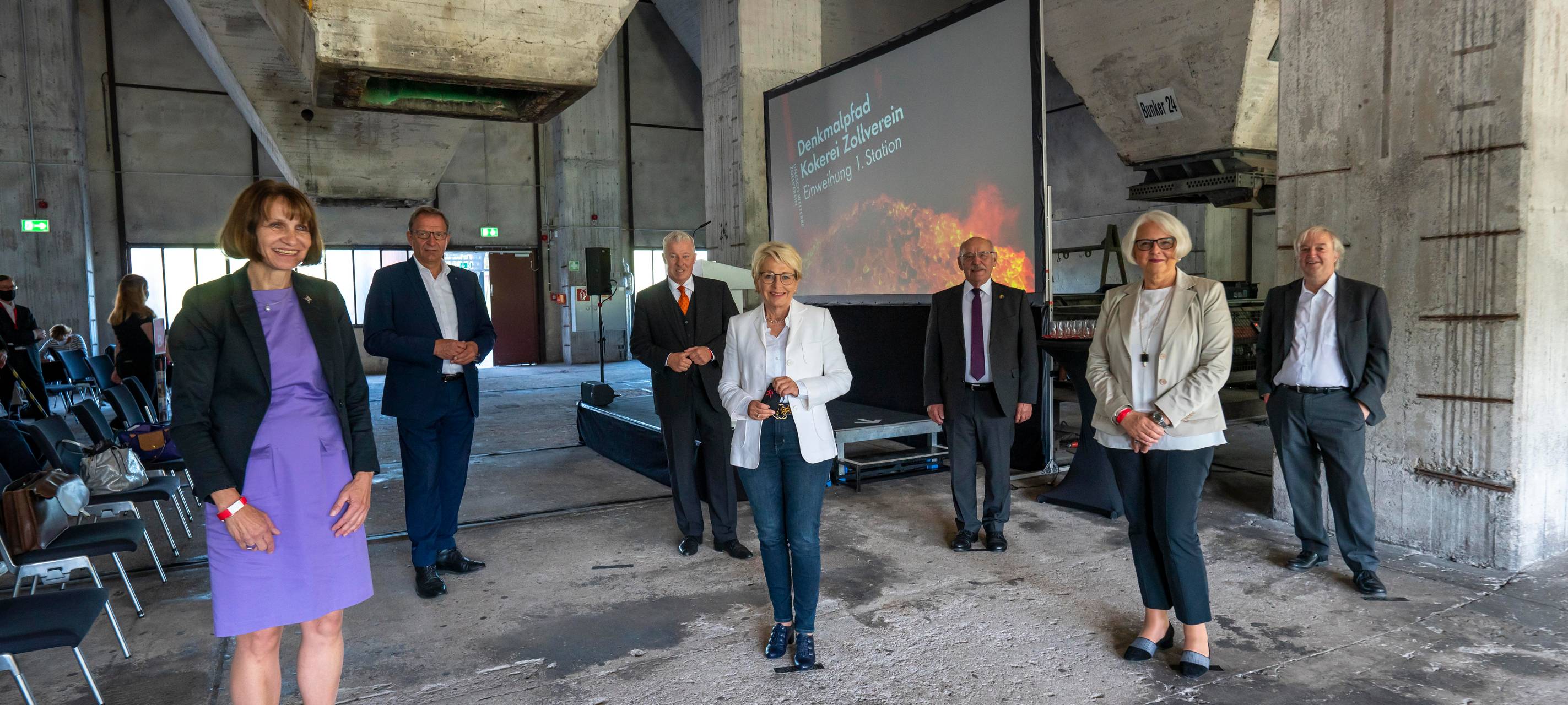 Kokerei Zollverein in Essen mit neuem Gebäude und viel Technik