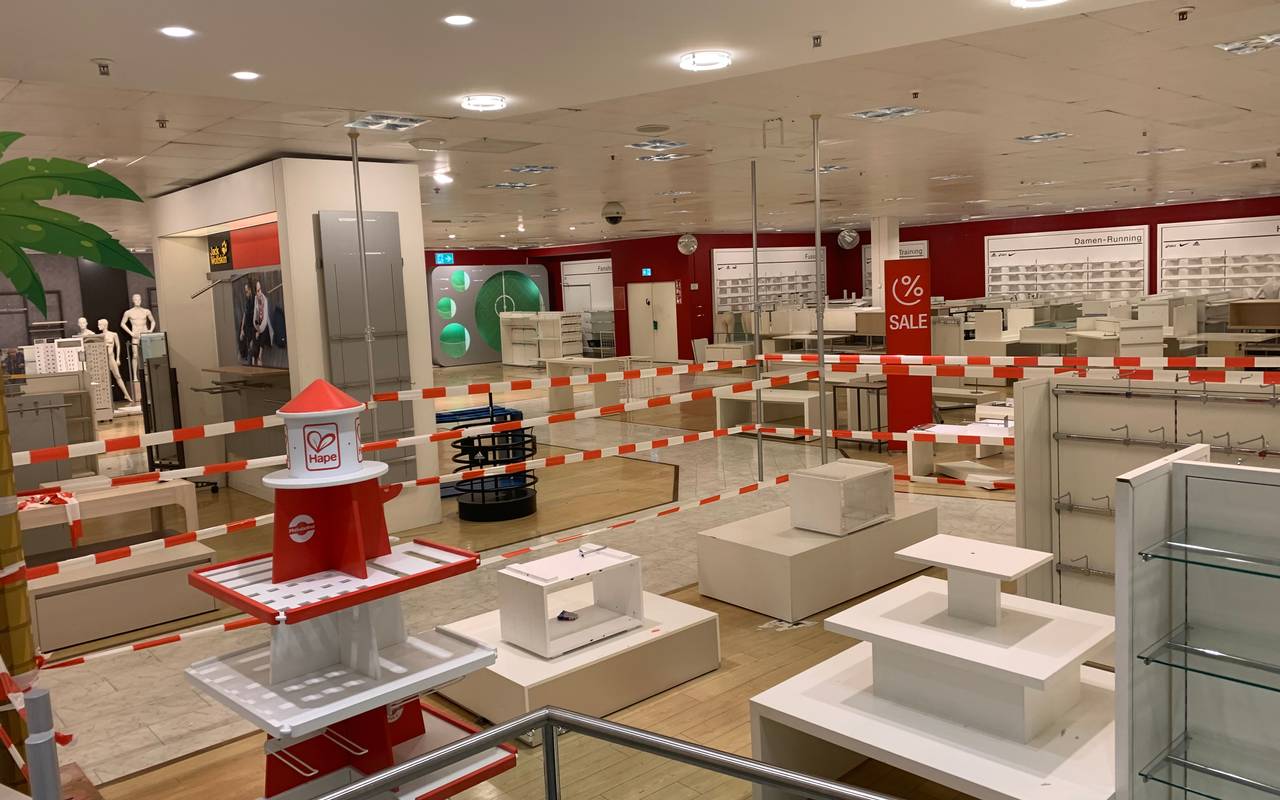 Essen Galeria Karstadt Kaufhof Filiale Fast Leergekauft Radio Essen