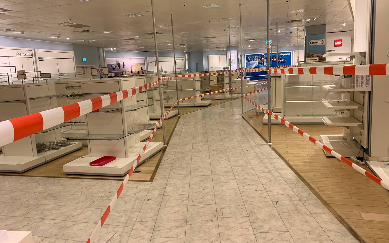 Essen Galeria Karstadt Kaufhof Filiale Fast Leergekauft Radio Essen