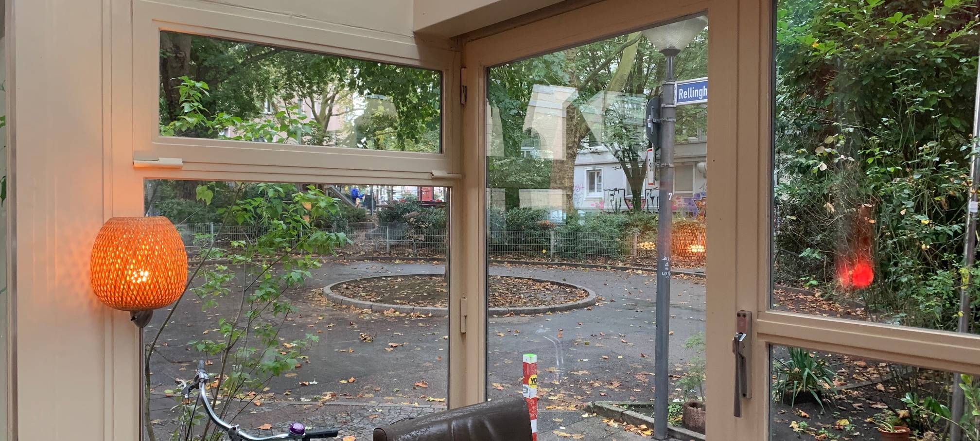 Das Café ist komplett im französischen Style eingerichtet