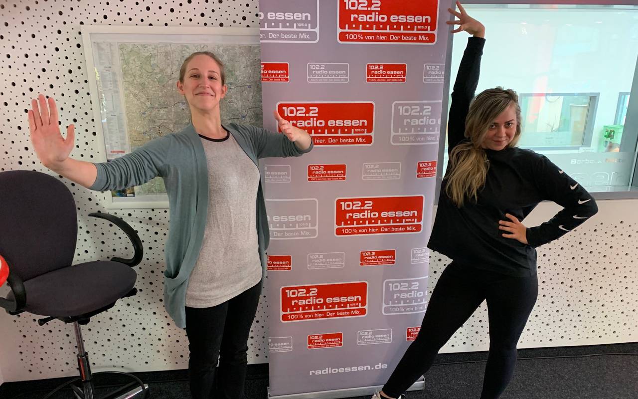 Radio Essen-Moderatorin Larissa Schmitz und Polina Badt von den Tanzsportfreunden Essen