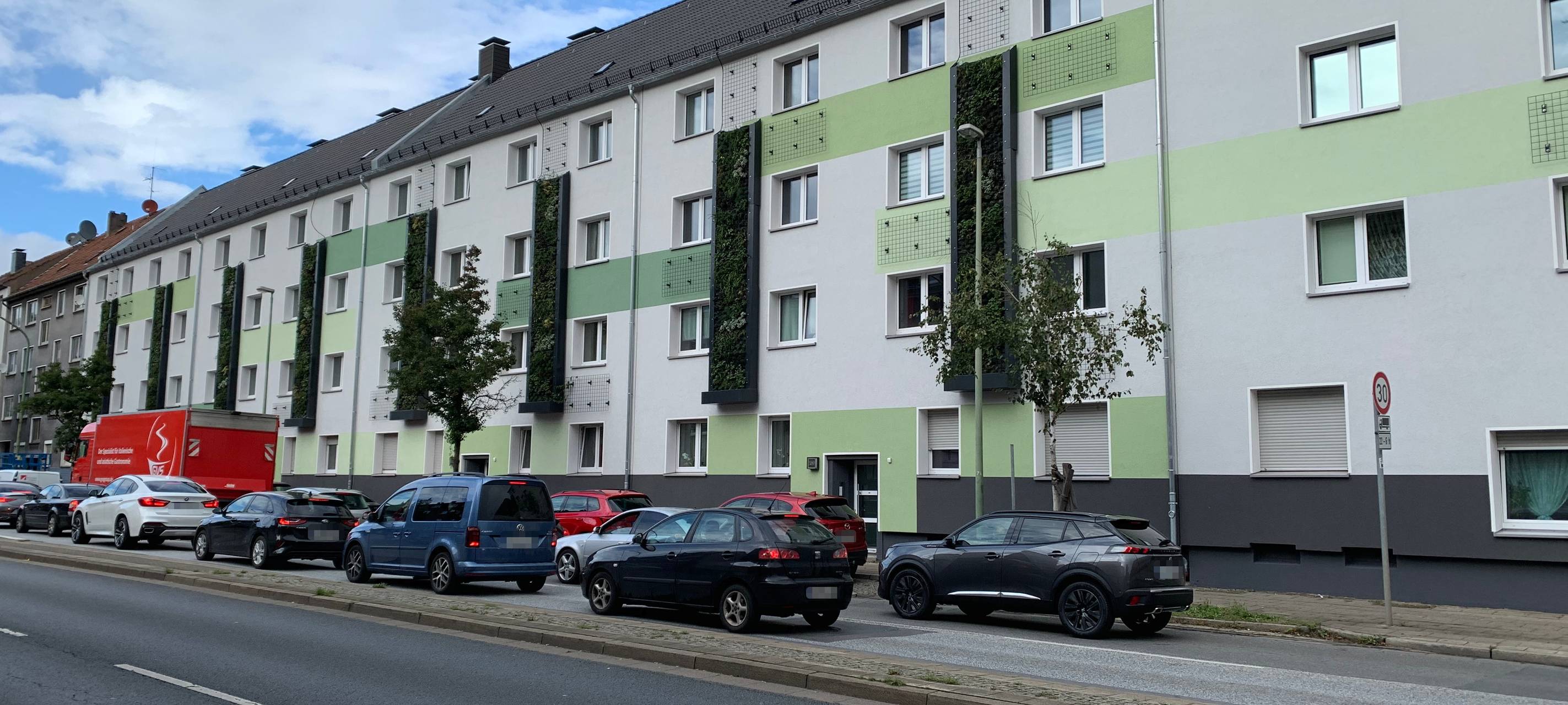 Essen: Grüne Häuserwände für besseres Klima an Hauptstraße!