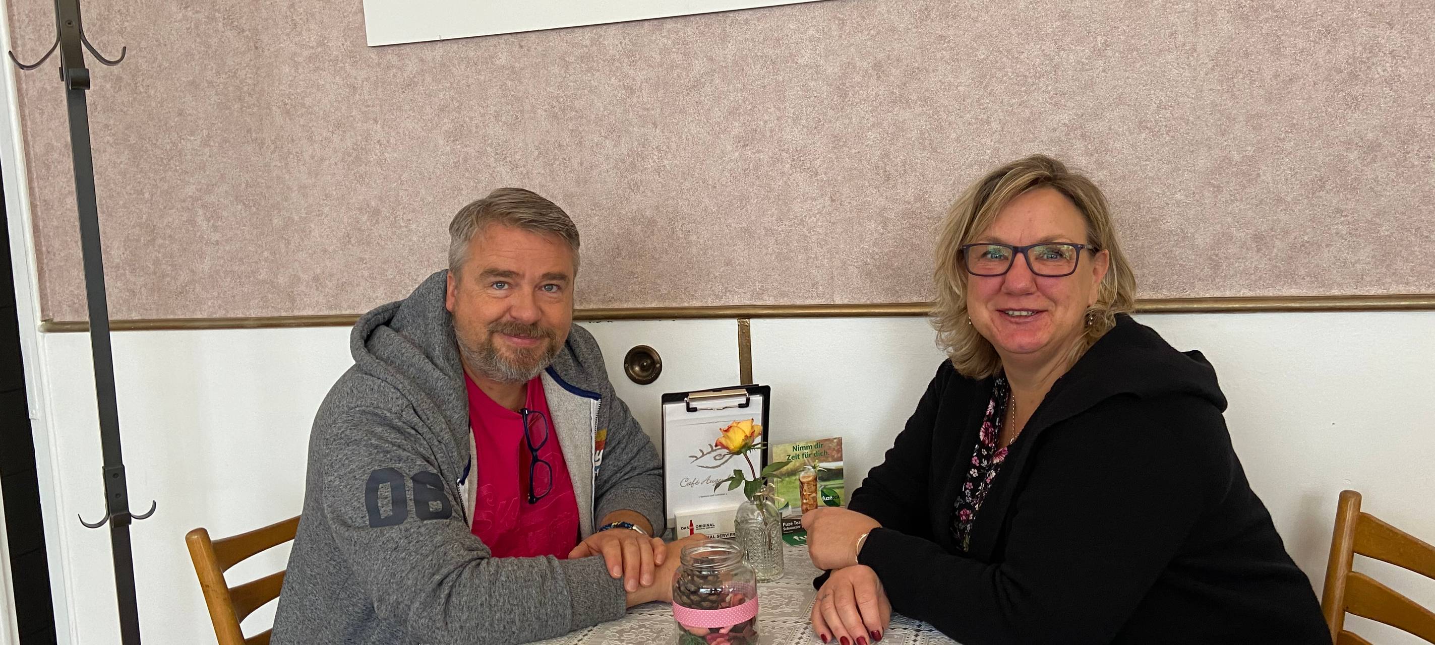 Glückliche Hörerinnen und Hörer....