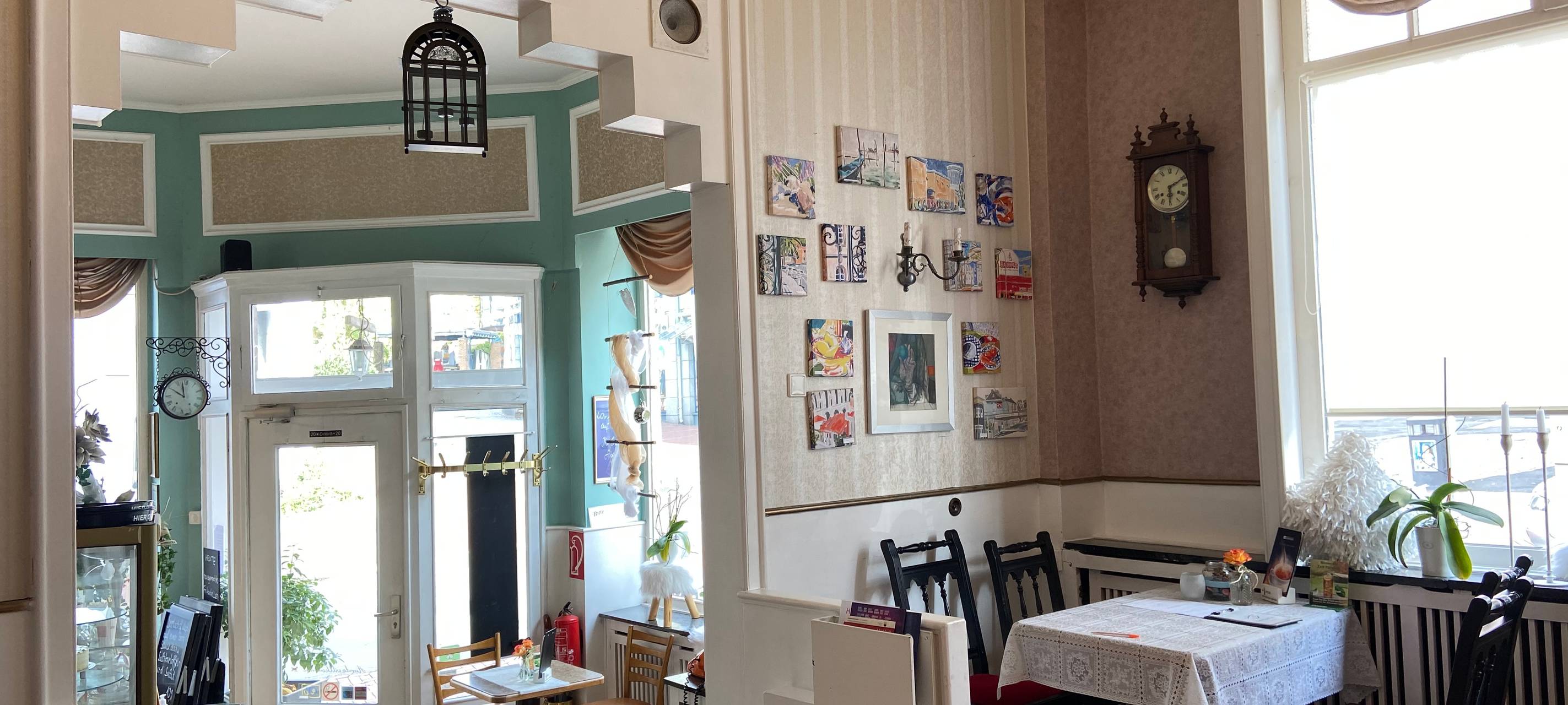 Die Inneneinrichtung ist ganz im Stile der 50er und 60er Jahre