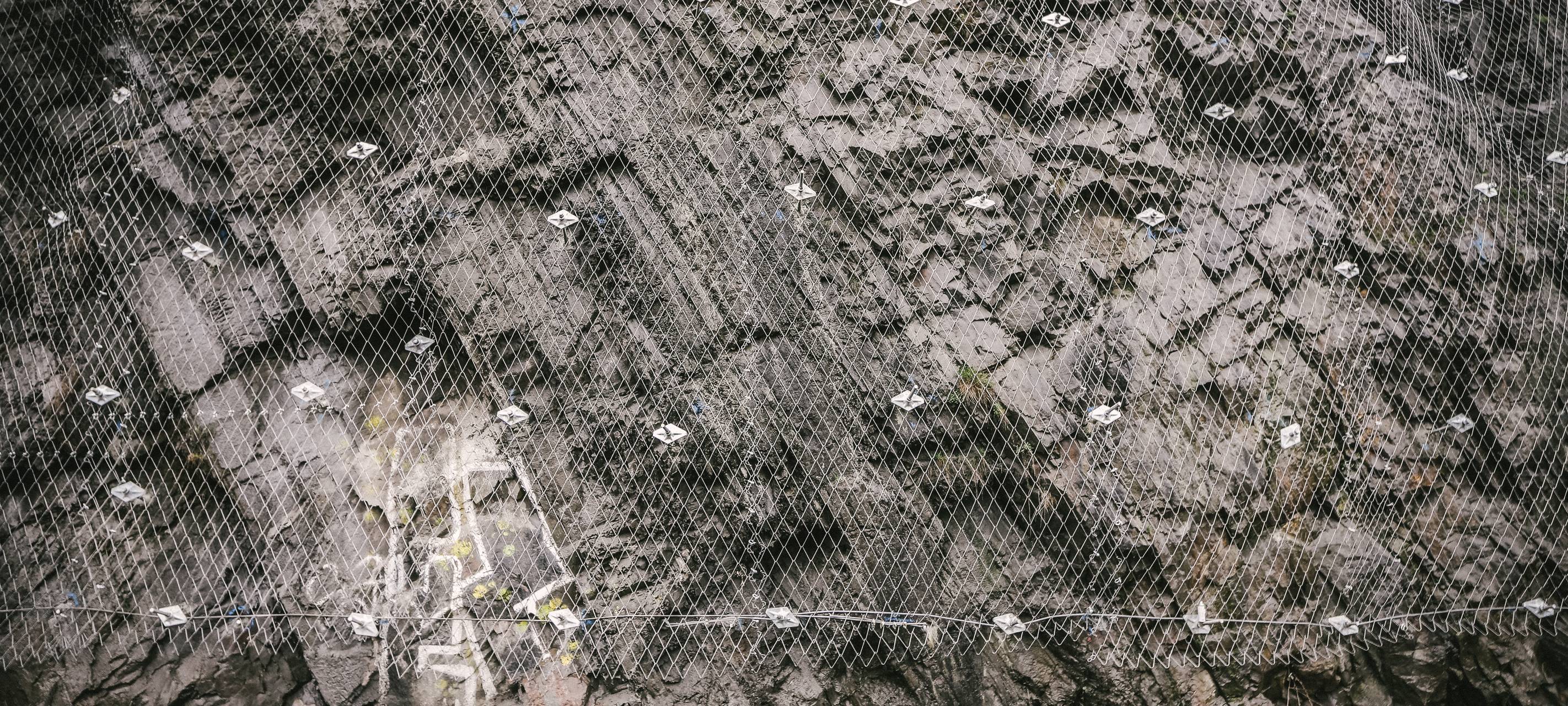 Steilhang an der Brückstraße / B224 in Essen-Werden