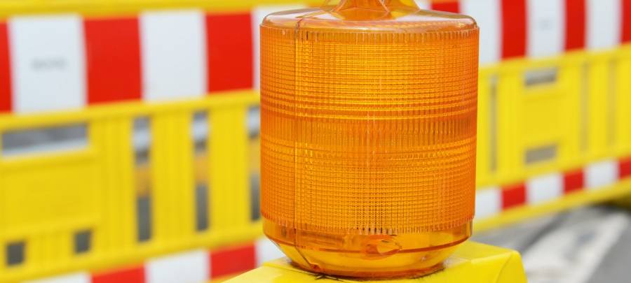 Auf der Alfredstraße in Essen-Rüttenscheid wird ab heute stellenweise enger. Die Stadtwerke muss mehrere Hausanschlüsse verlegen.