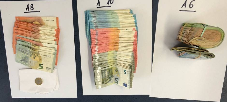 Bündelweise Bargeld aus Drogenverkäufen in Essen - Polizei gelingt Schlag gegen Drogenbande