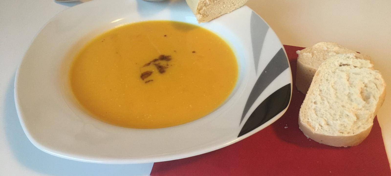 Radio Essen-Tipps: Kochen und Backen im Lockdown Light mit Kürbis, Walnuss & Karotten