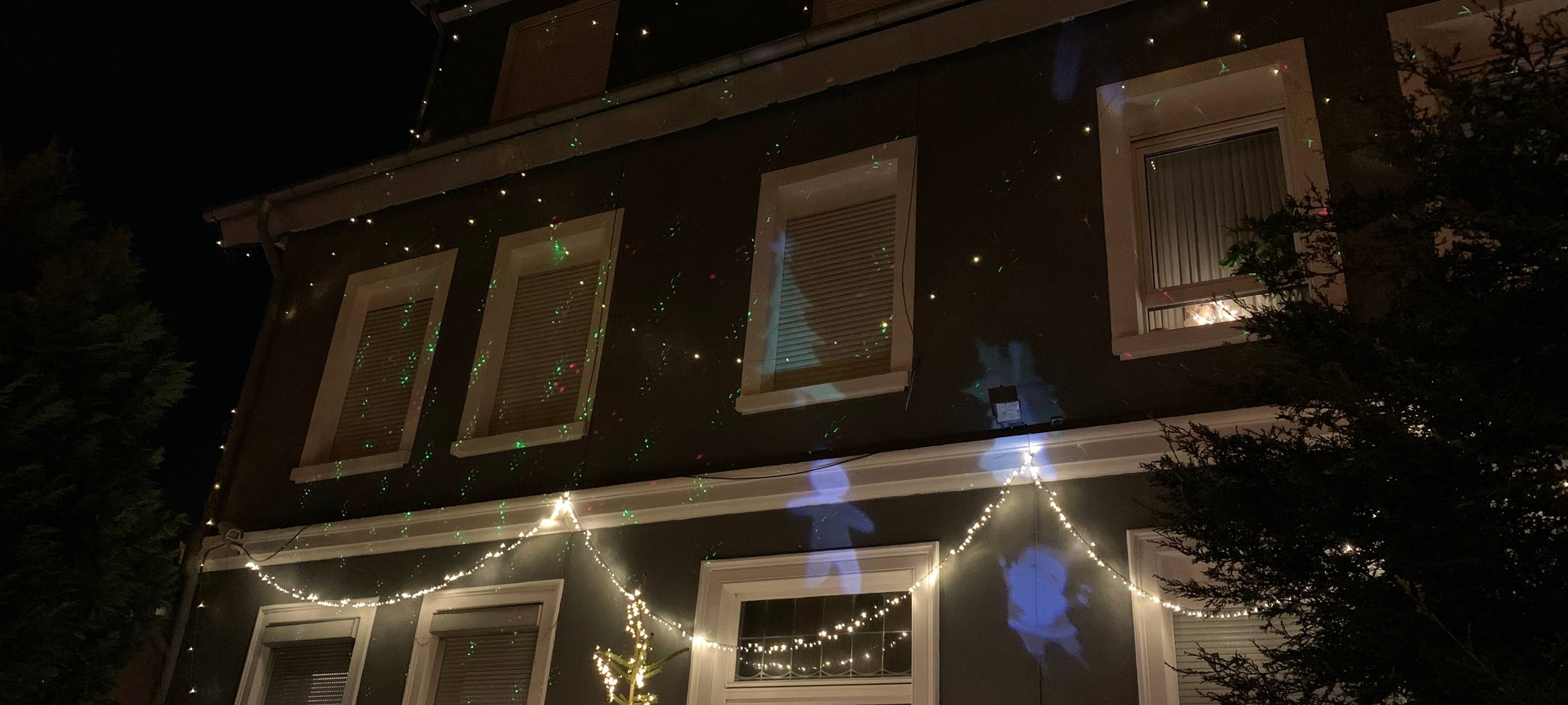 Essen: Buntes Weihnachts-Haus begeistert Stoppenberg