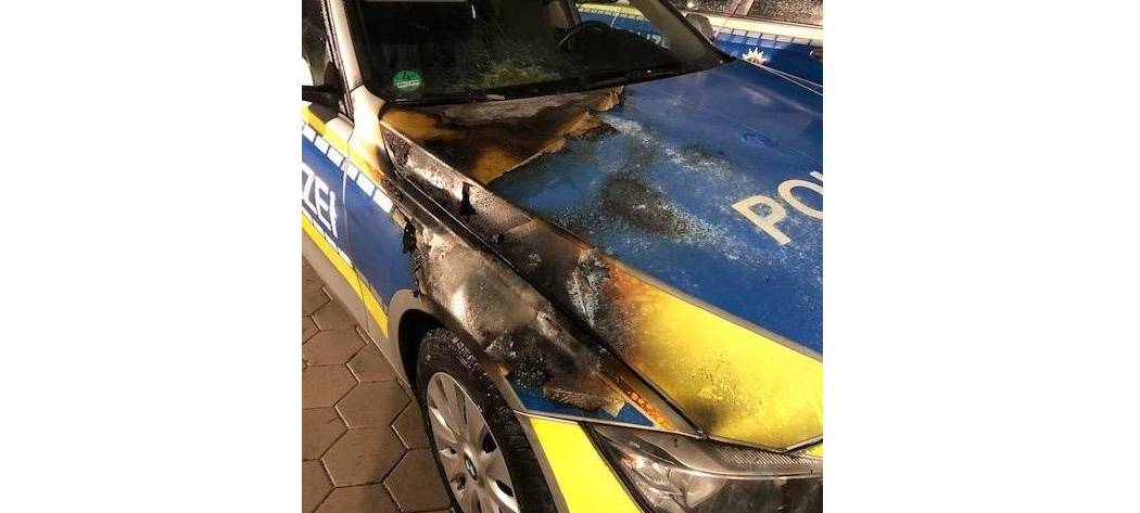 Polizei Essen: Streifenwagen brennt - war es Brandstiftung?