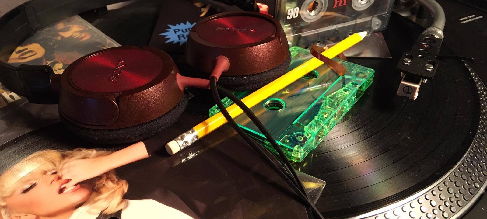 mixtape_kassette_bleistift_schallplatte_radio-essen