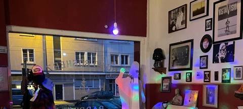 Essen: Friseure starten Aktion "Licht an gegen den Lockdown"