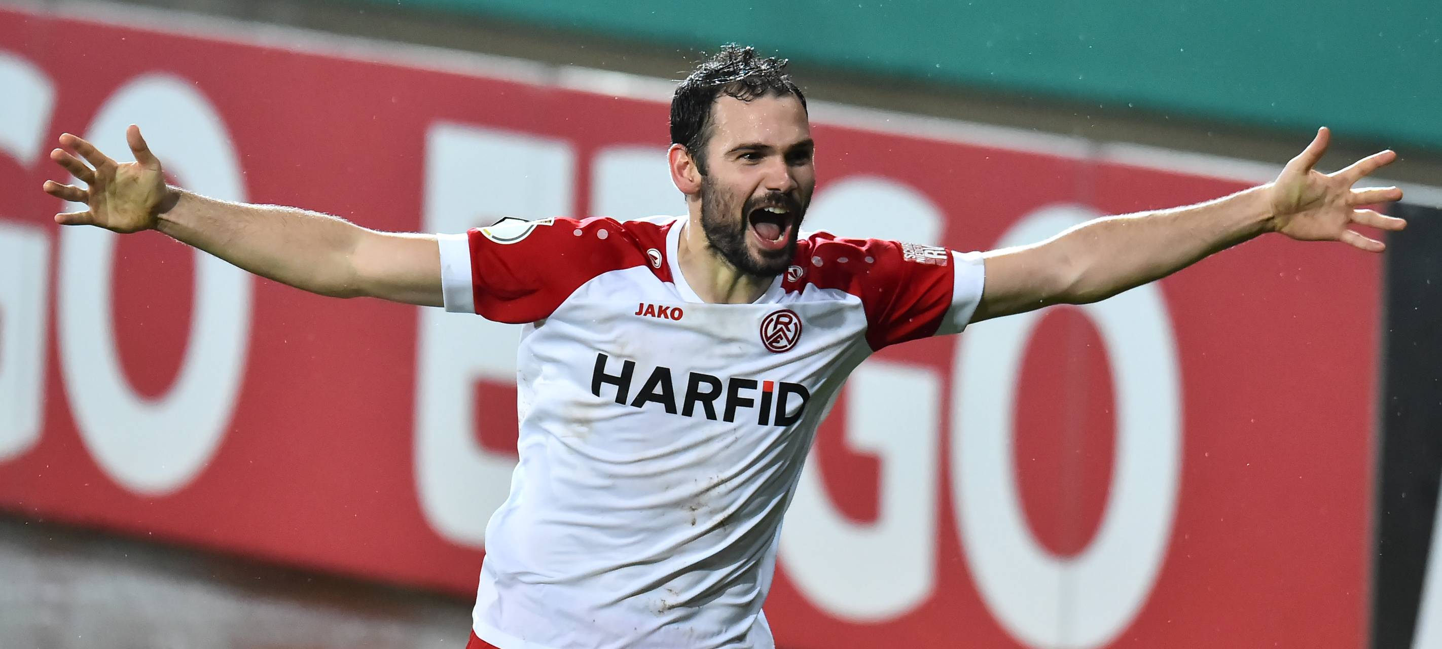 Torjubel zum 2:1 durch Simon Engelmann