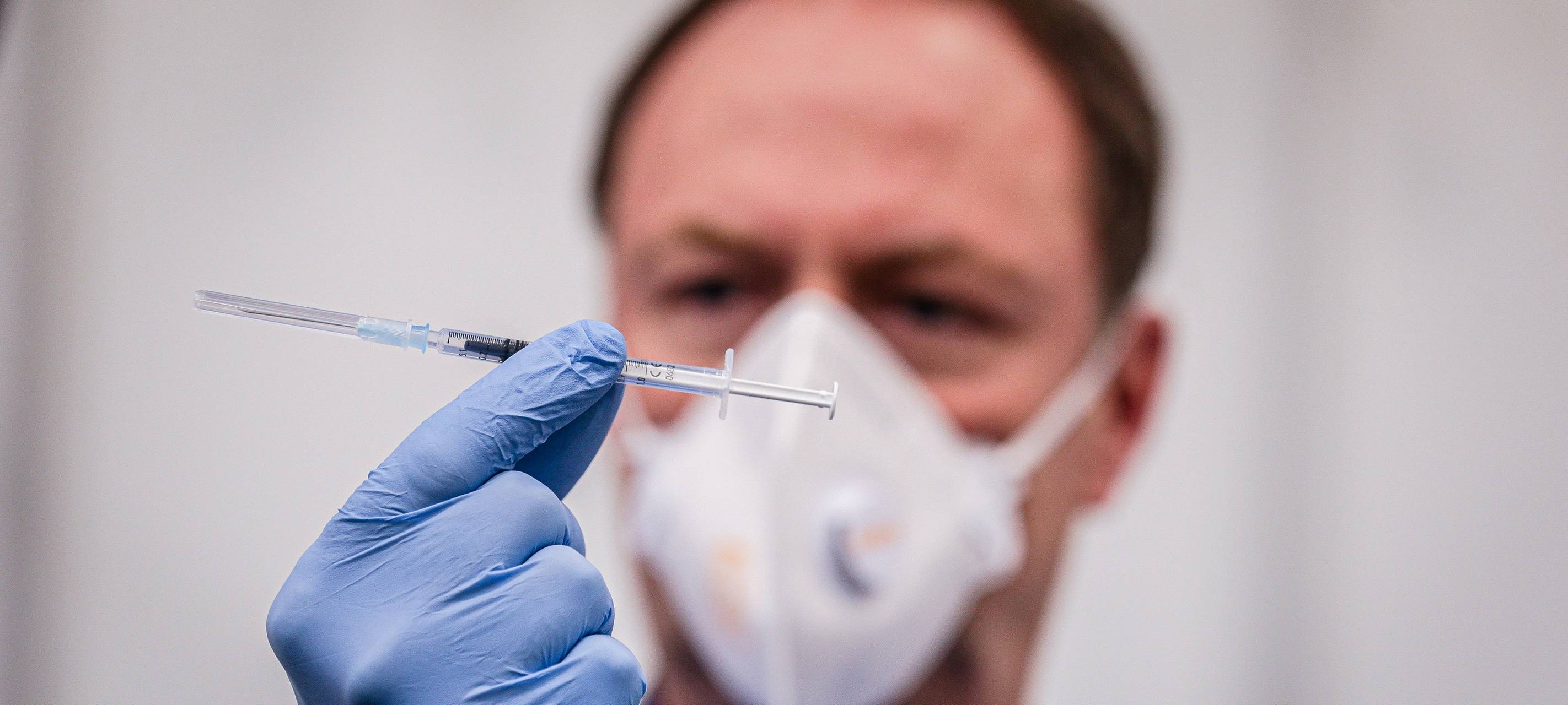 Corona-Impfung: Evonik liefert wichtiges Teilchen für BioNTech-Impfstoff