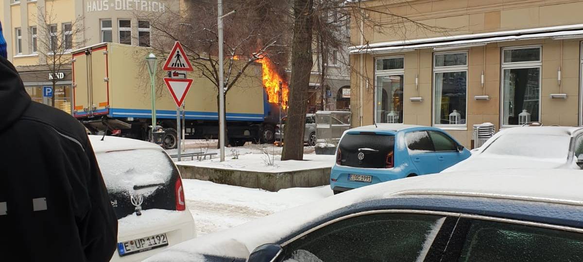 ruettenscheider-strasse_lkw-brennt