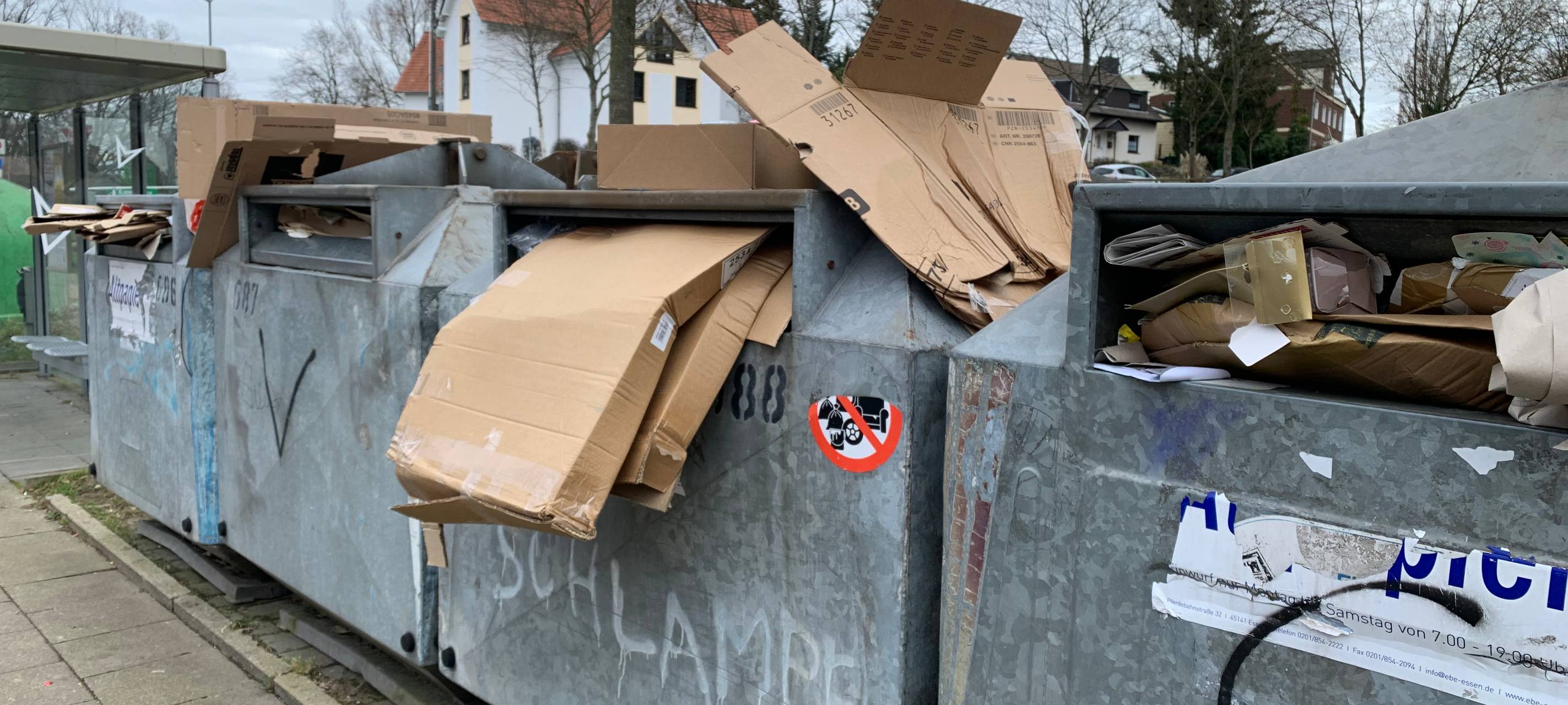 Essen: Papiercontainer voll - EBE fährt Sonderschichten