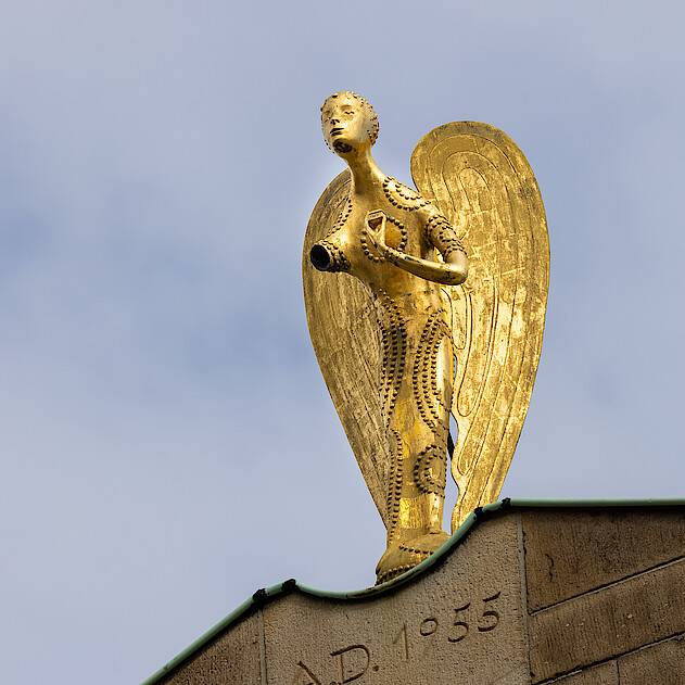 Mataré-Engel auf Bischofshaus in Essen ohne Arm