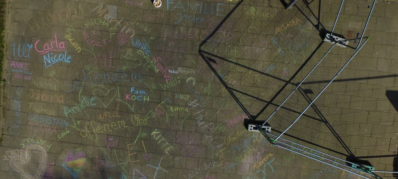 Regenbogenfahne von Kirchturm in Essen geklaut? Gemeinde wird kreativ