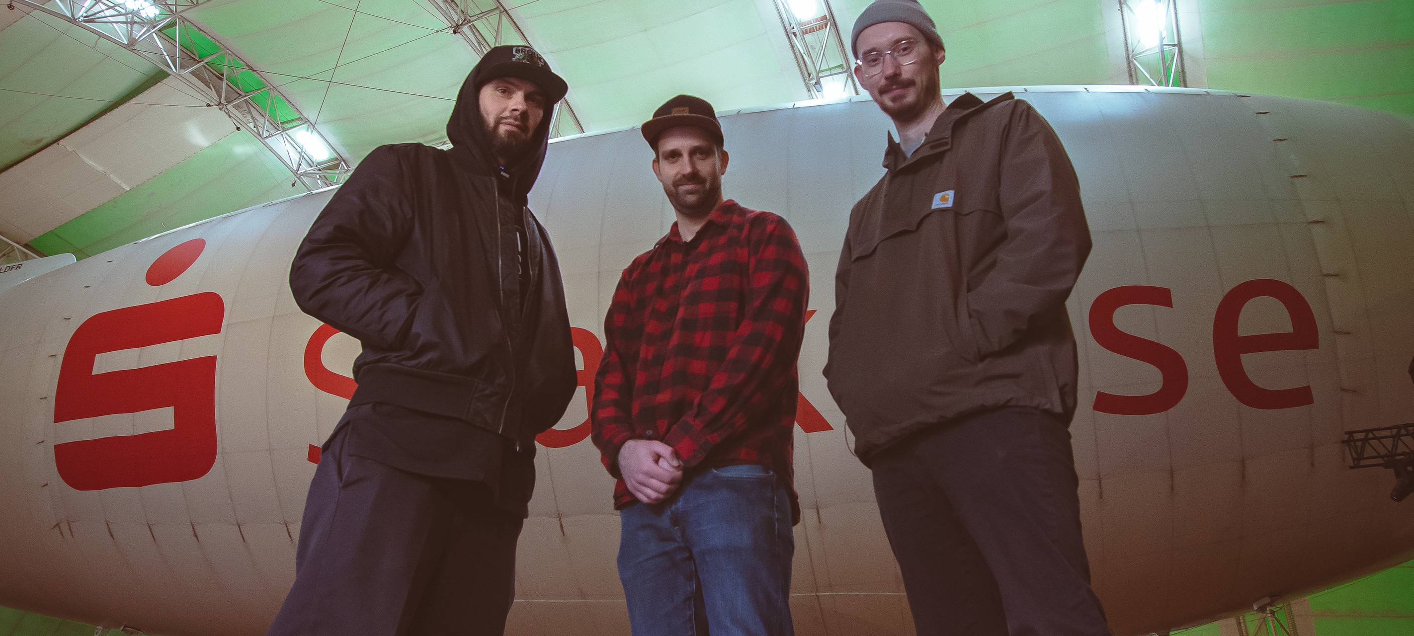 DJ legt im Luftschiff Theo auf: Konzert über Essen und Mülheim