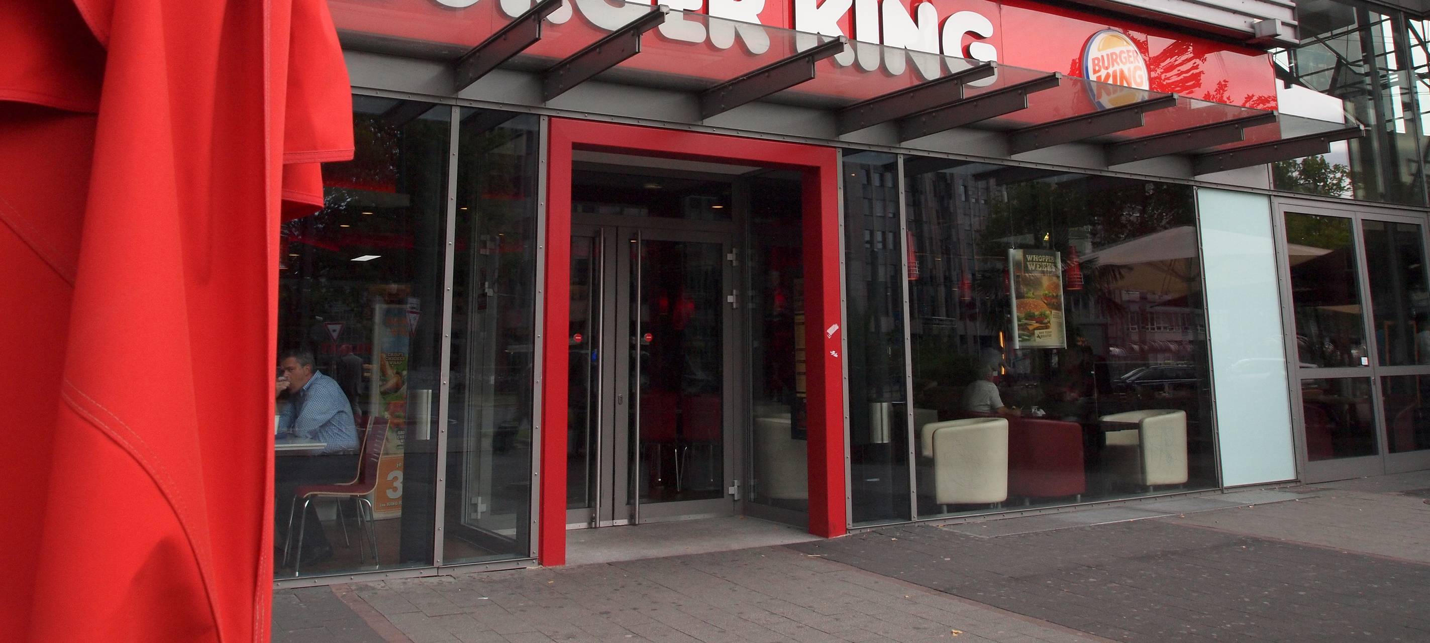 Burger King in Essen überfallen - Zeugen gesucht