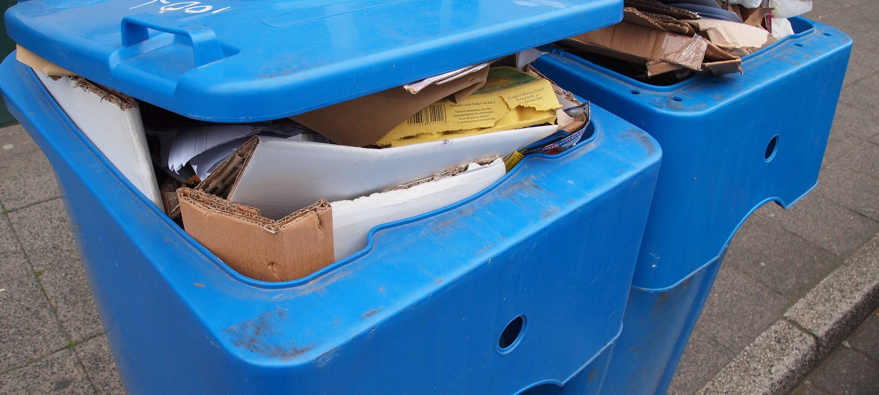 Papier-Müll in Essen: Neuer Rhythmus für blaue Tonne