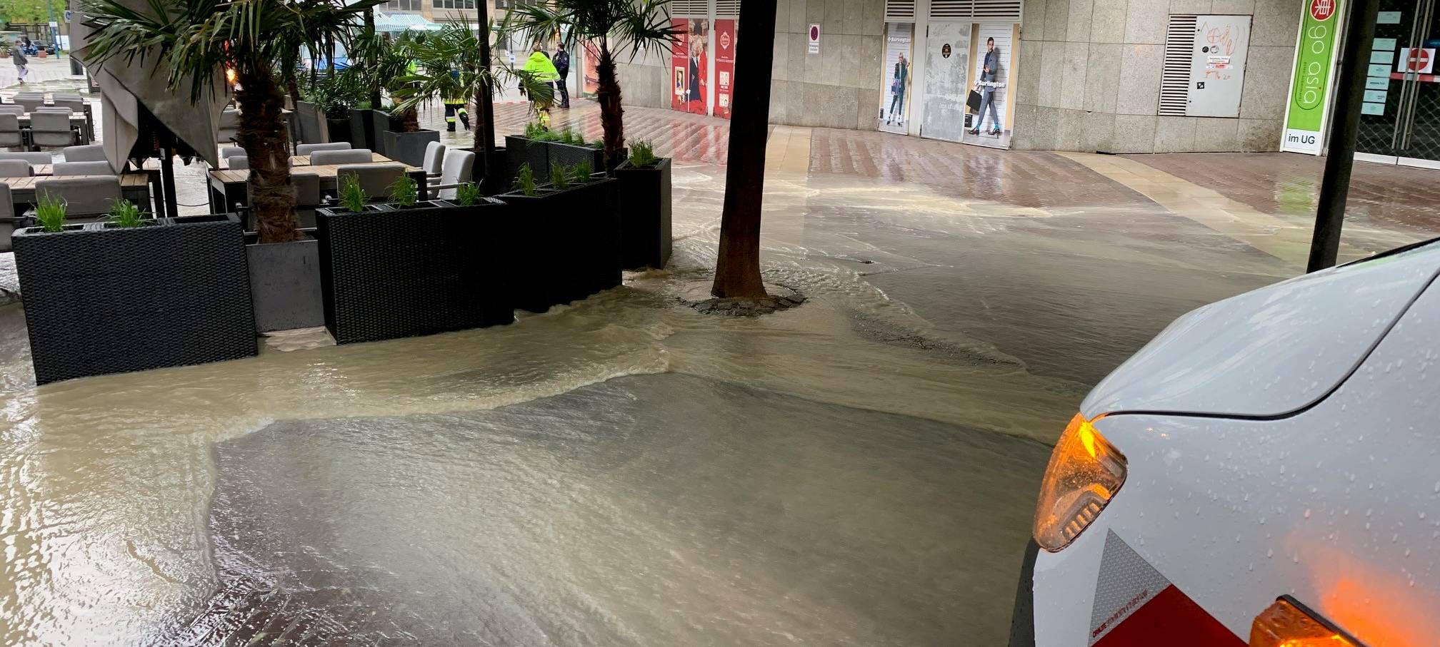 Essen: Großer Wasserrohrbruch in der Innenstadt - Überflutung