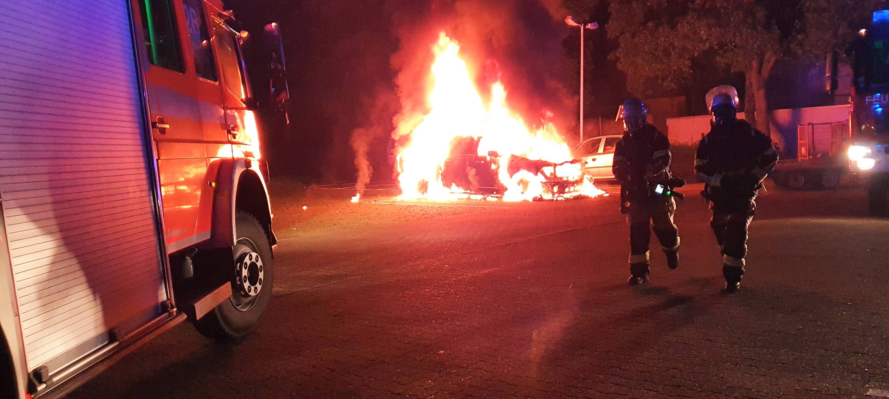 Brennendes Auto in Essen-Bochold