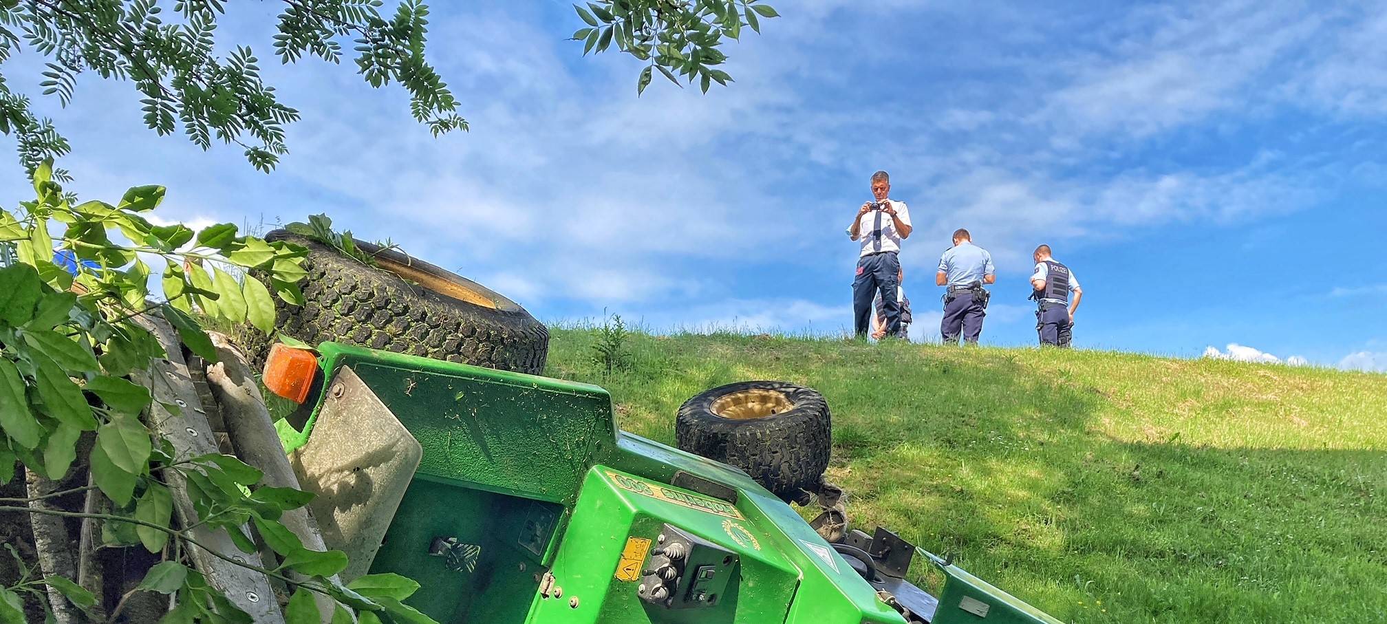 Unfall mit Sitzrasenmäher in Essen-Stoppenberg