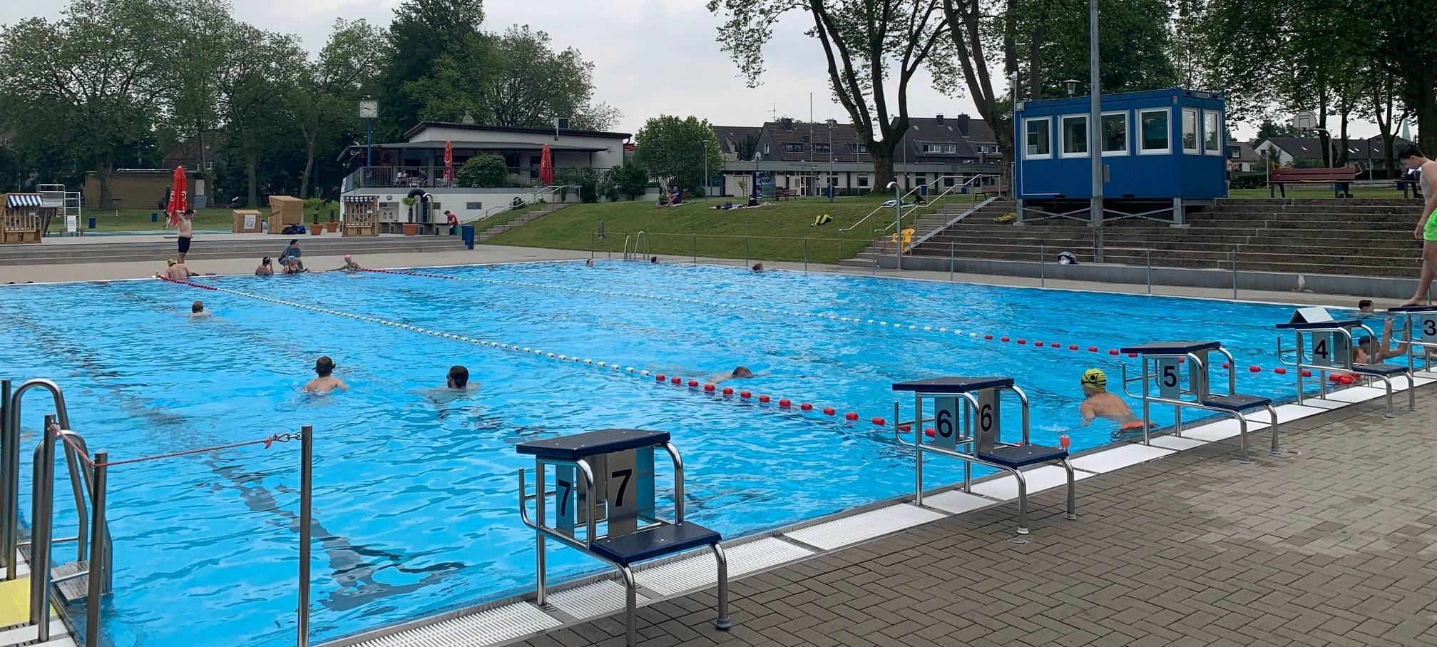 Freibad in Essen bietet Nachtschwimmen an