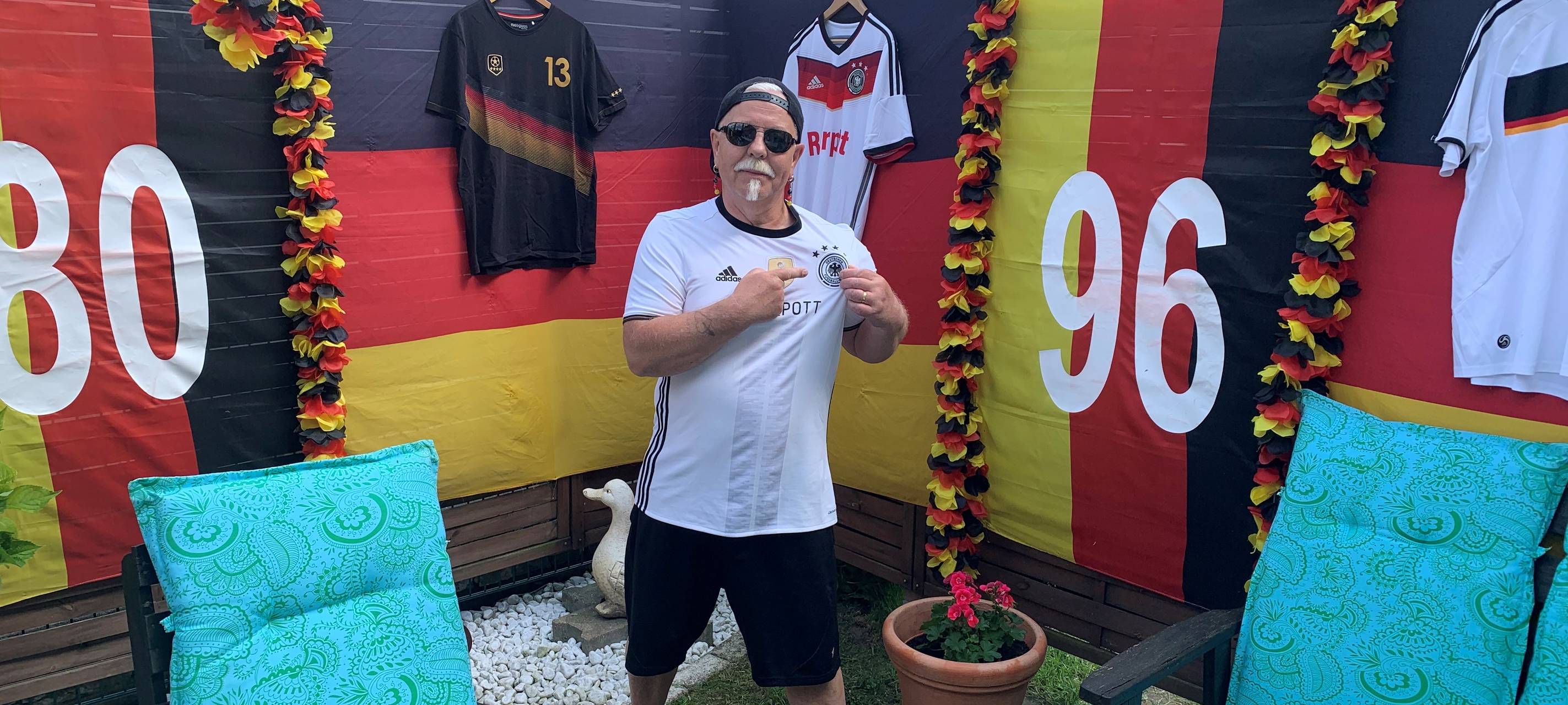 Essener Straße wird zum Flaggenmeer