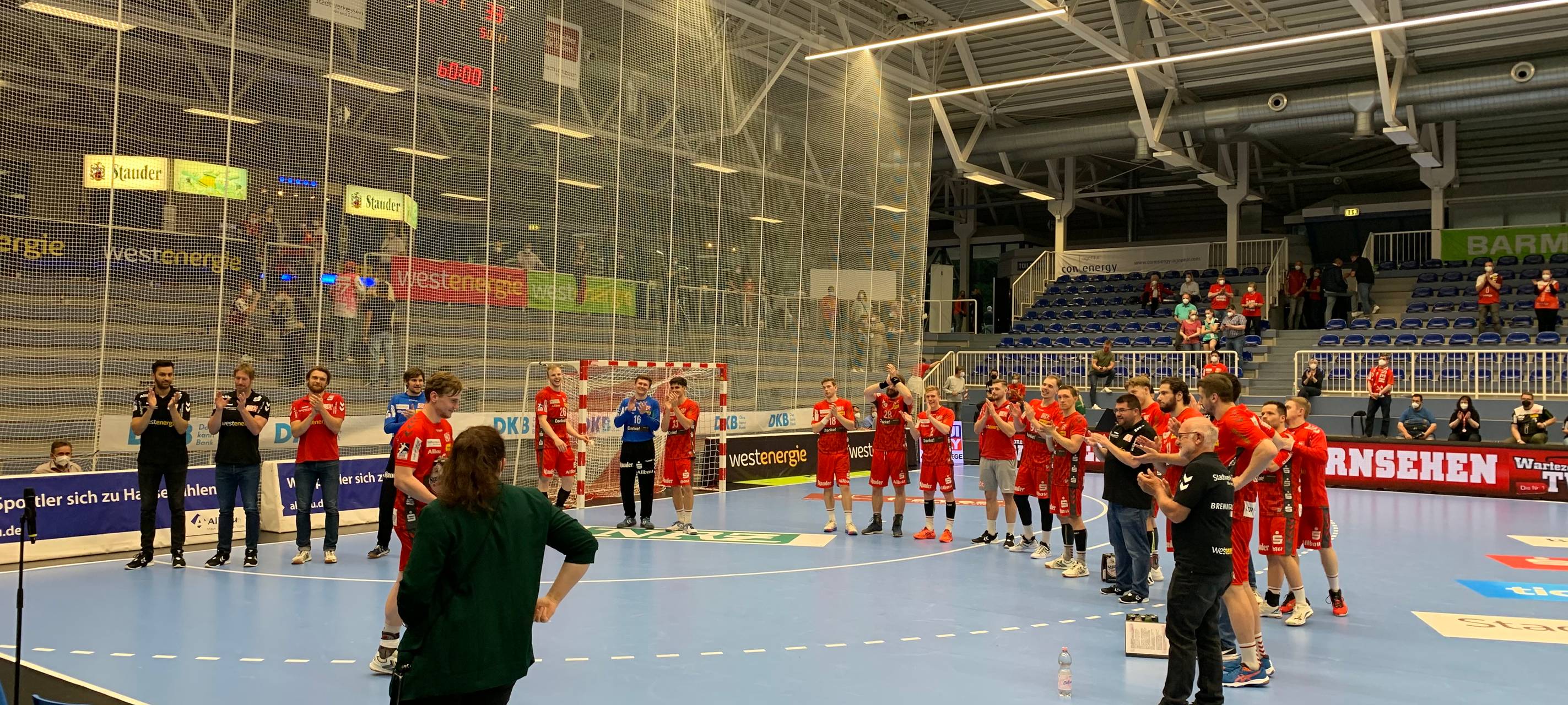 Sport in Essen: TUSEM verliert letztes Heimspiel und wird gefeiert