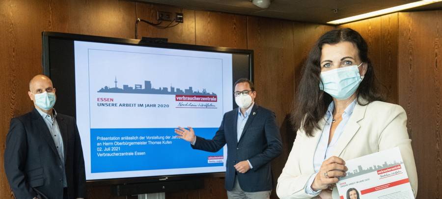 Verbraucherzentrale Essen übergibt Jahresbericht 2020