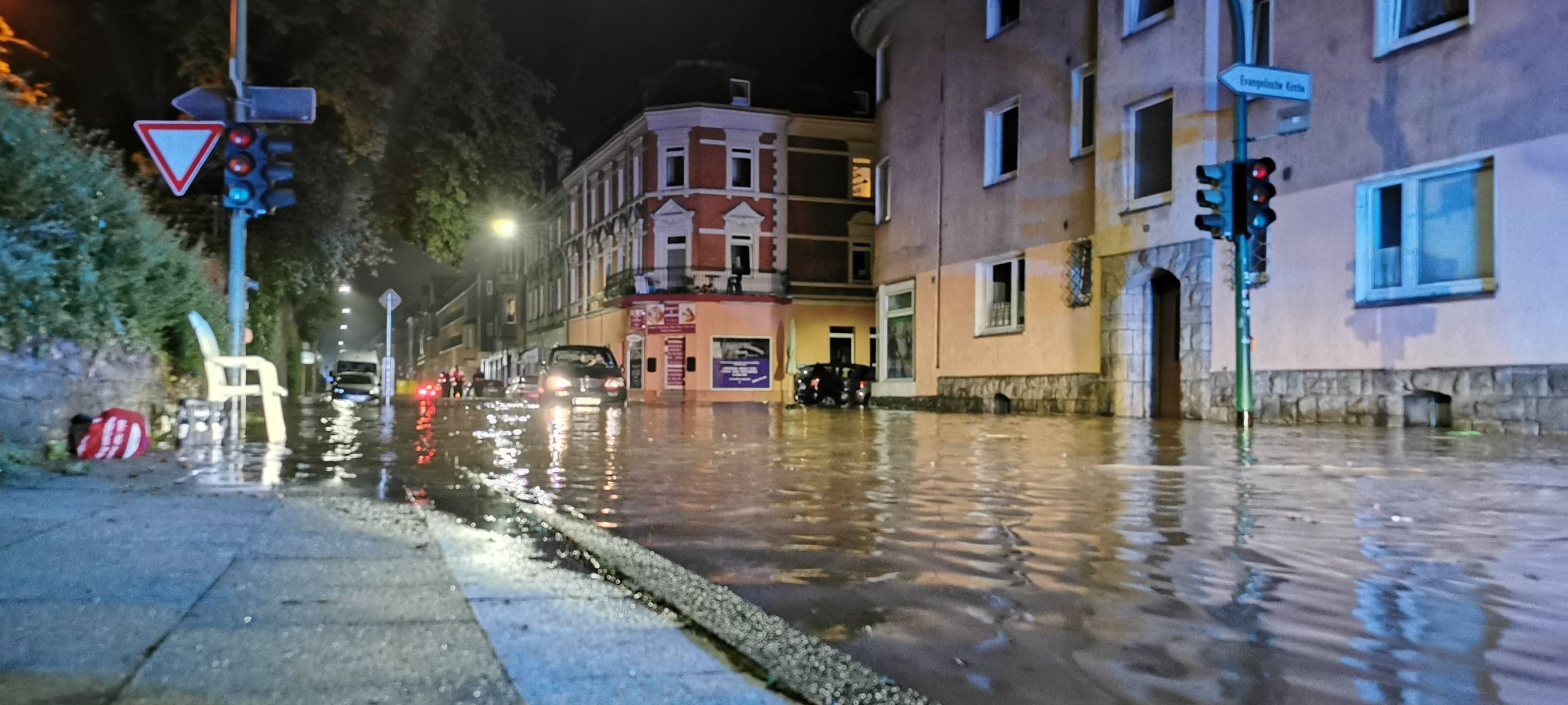 In Kupferdreh hat der Deilbach für schwere Überflutungen gesorgt.