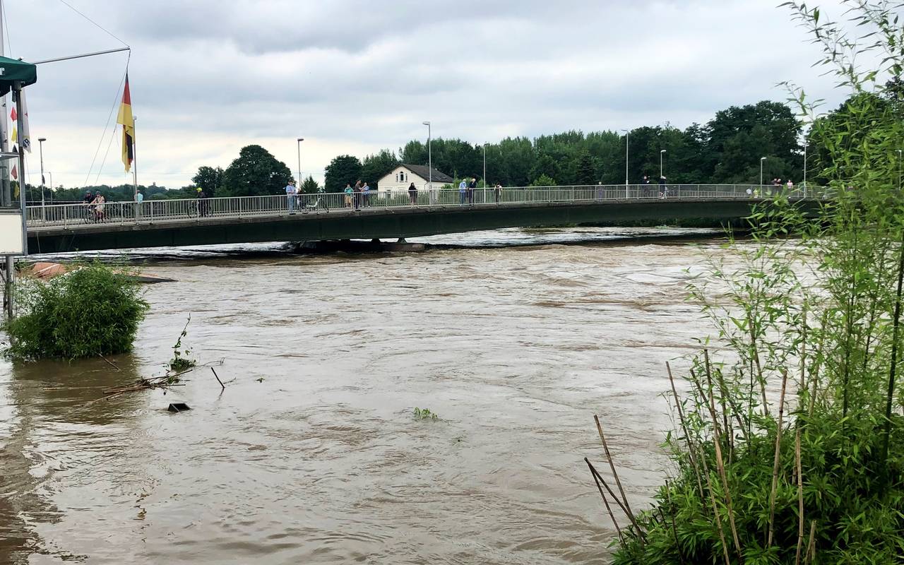 Hochwasser in Essen Laut Ruhrverband Glück im Unglück Hochwasser hätte noch schlimmer sein Hochwasser in Essen Laut Ruhrverband Glück im Unglück Hochwasser hätte noch schlimmer sein