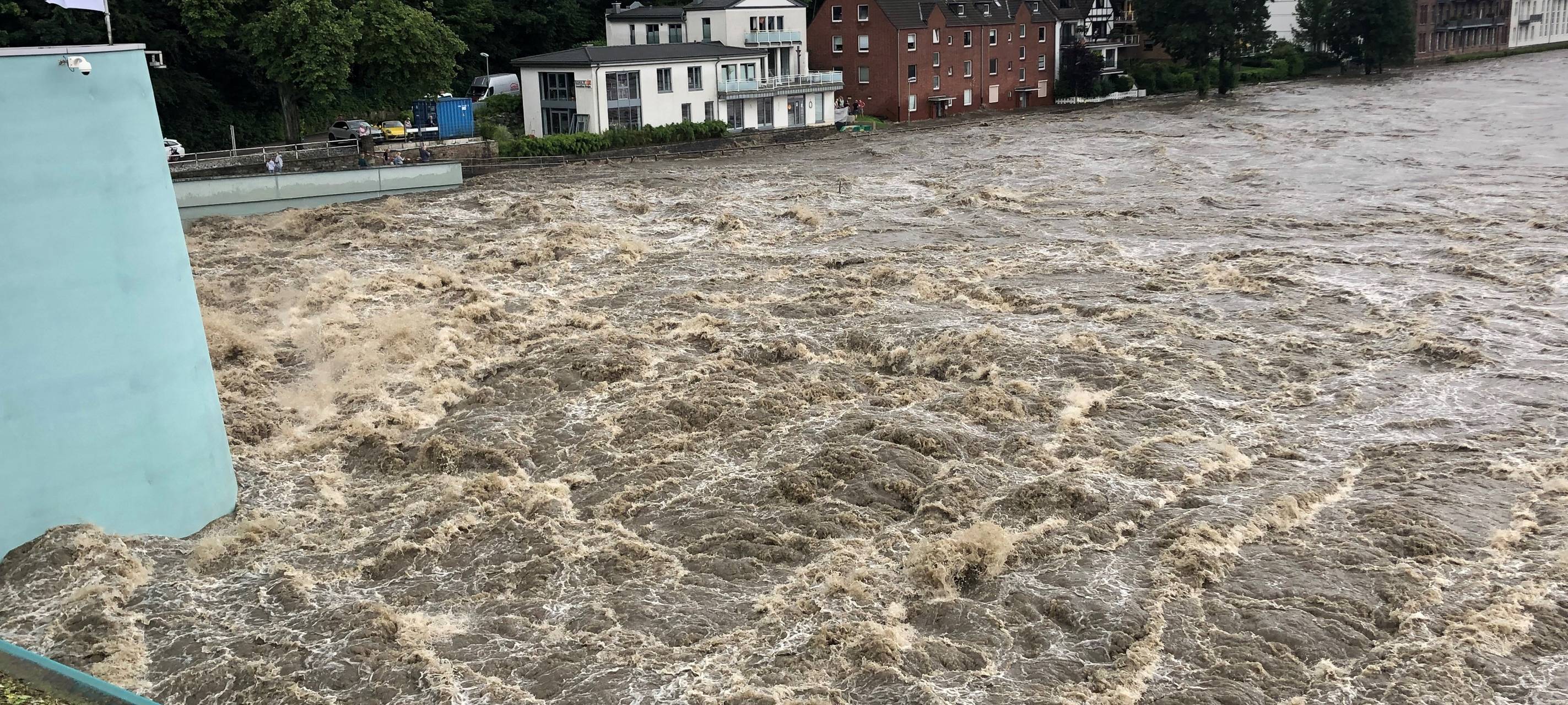 Blick von der Staumauer in Werden