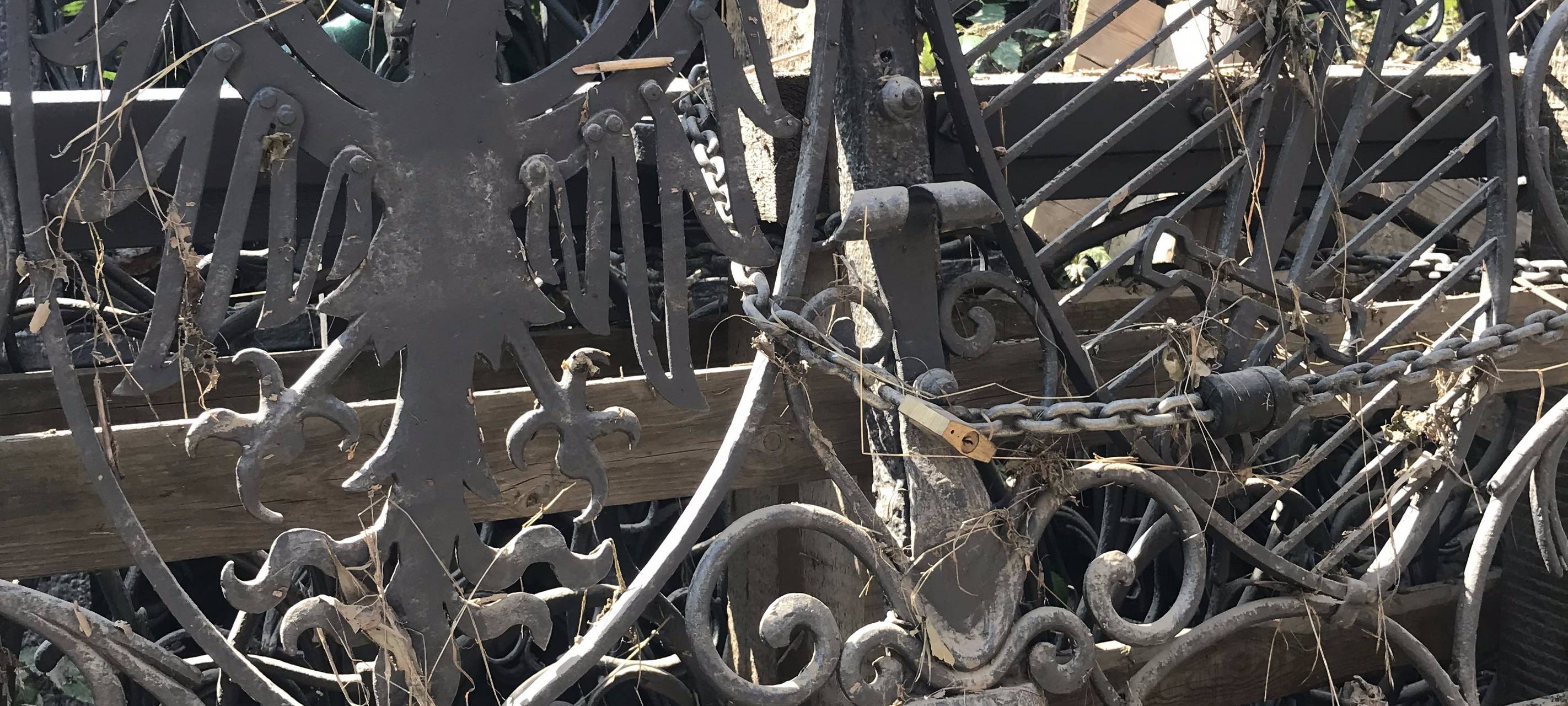 Essen nach Hochwasser: Schloss Borbeck muss auf Schlosstor warten