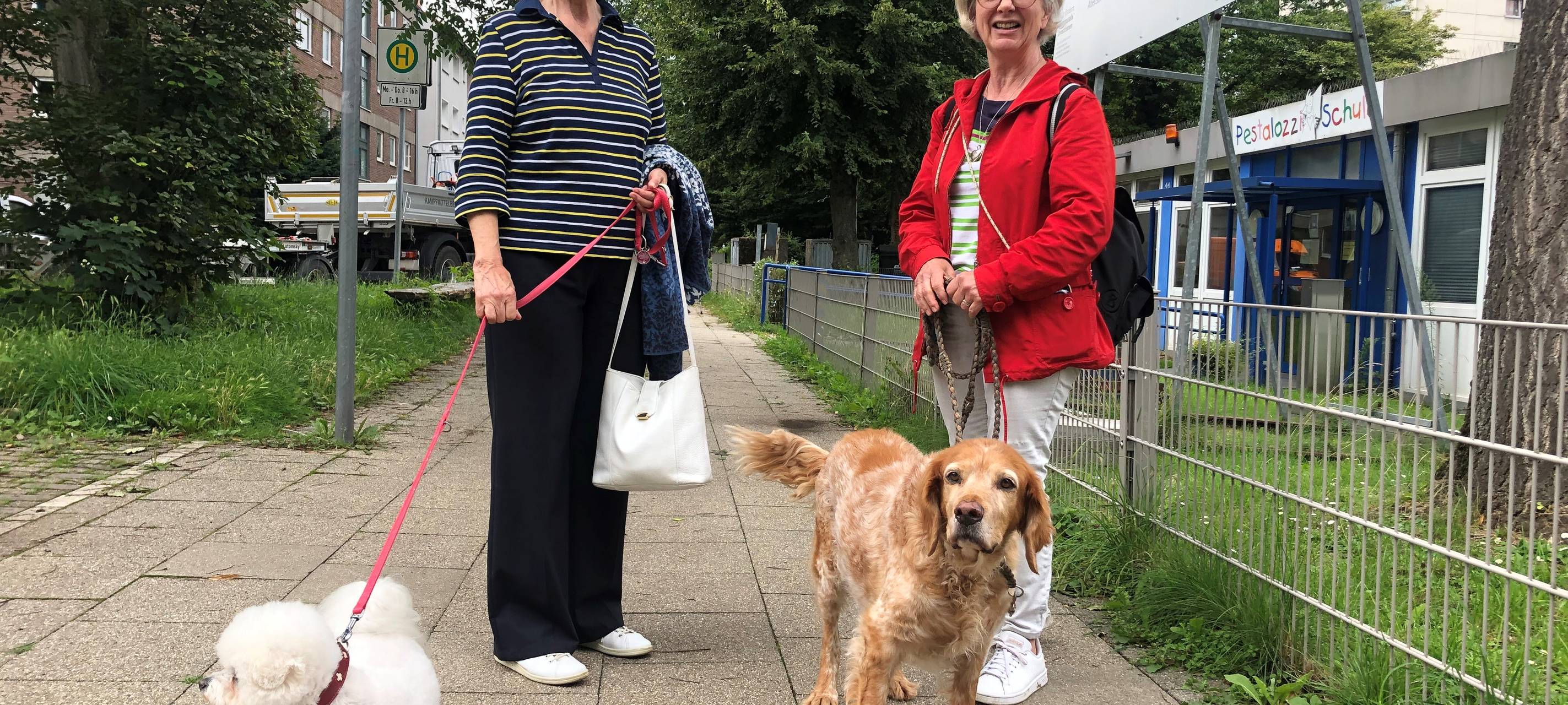 feuerwehr-bagger-bombe-huttrop-pestalozzi-radio-essen-frauen-hunde