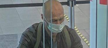 tatverdaechtiger-diebstahl-auto-radio-essen-bank-polizei