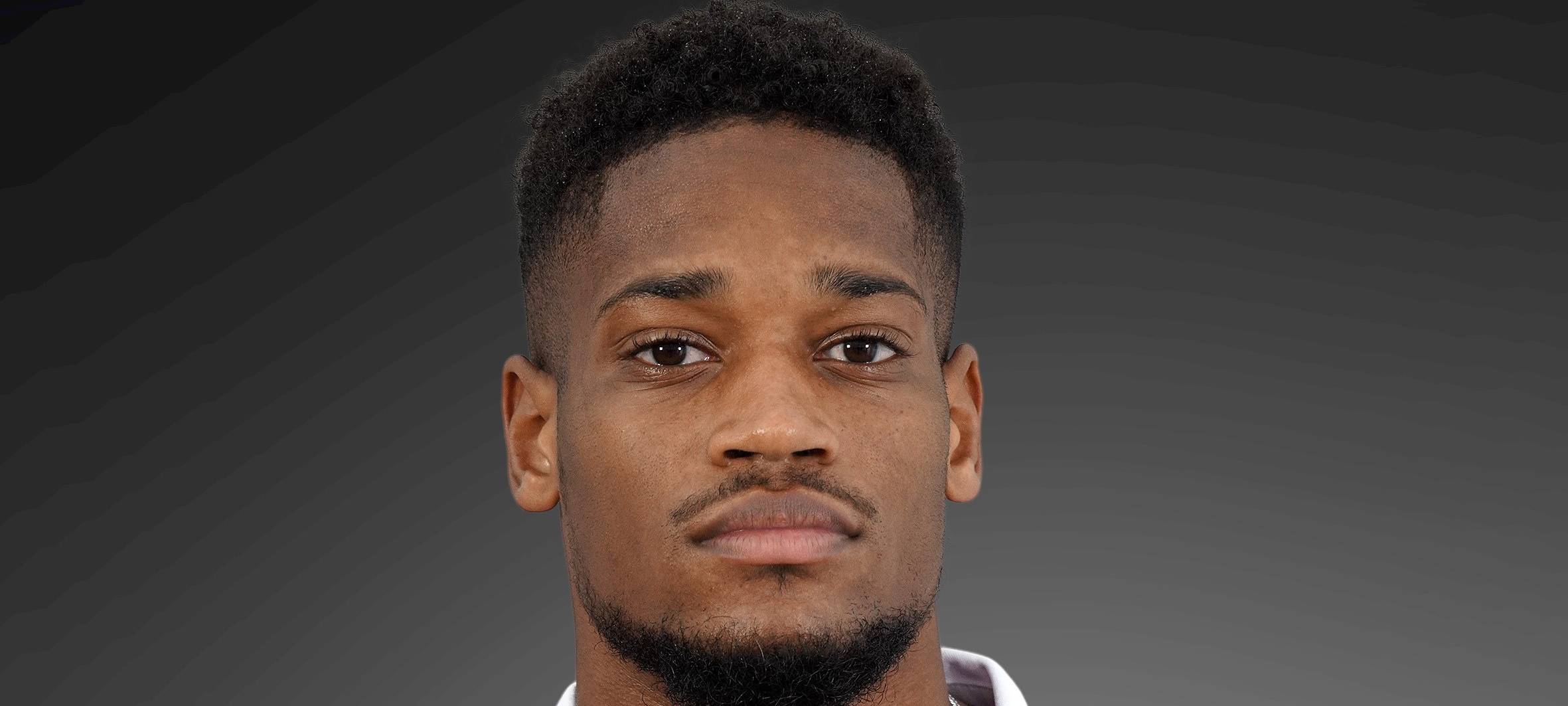 young_isaiah-rot-weiss-essen-fussball-mannschaft-radio-essen-bergeborbeck-hafenstrasse-kader