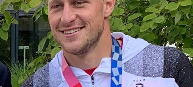 Max Hoff, Caroline Arft und Max Rendschmidt mit ihren Medaillen