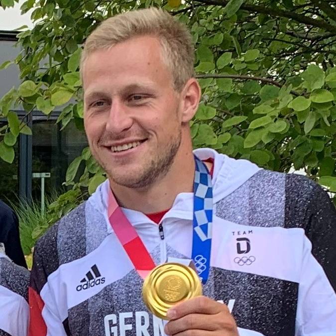 Max Hoff, Caroline Arft und Max Rendschmidt mit ihren Medaillen