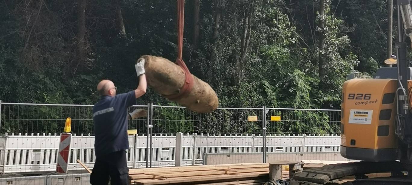 bombe-entschaerfung-radio-essen-bagger-feuerwehr