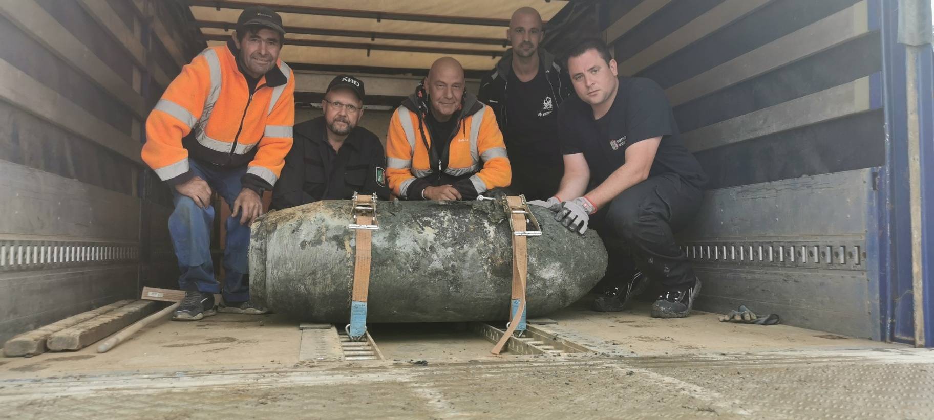 blindgaenger-05-bombe-radio-essen-baustelle-bergeborbeck-haus-lkw