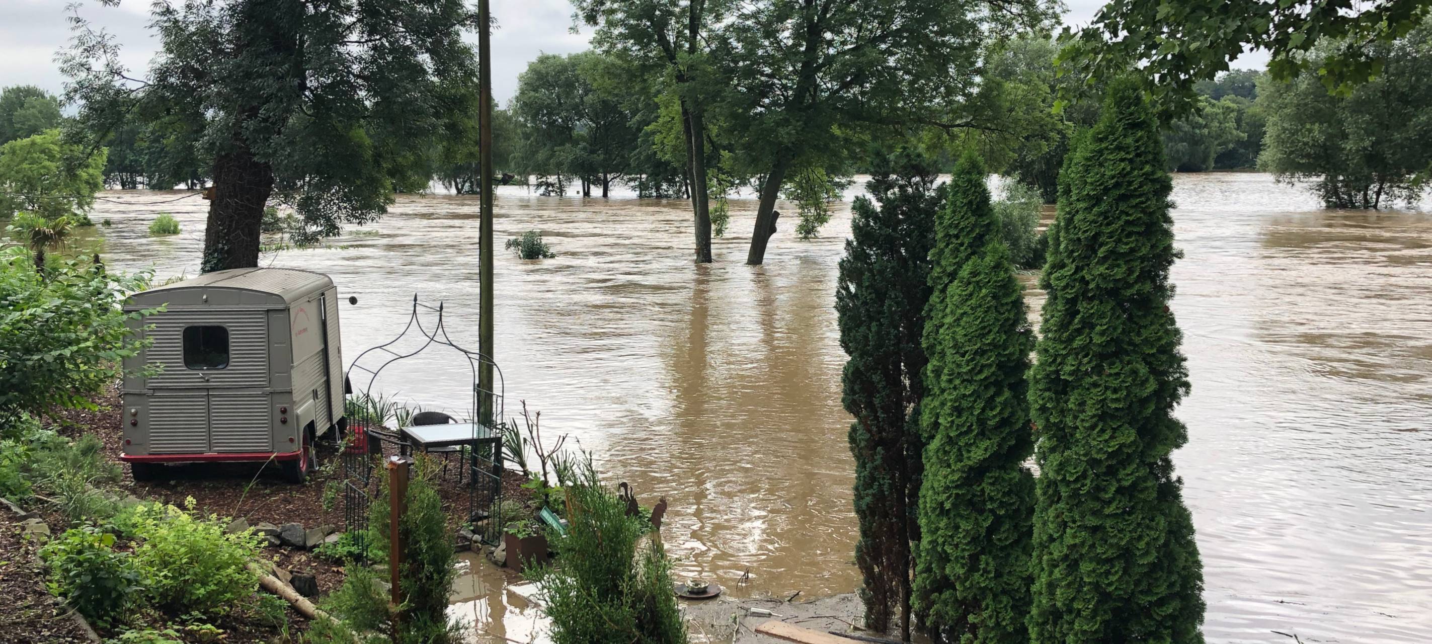 simone-bauer-radio-essen-im-ohr-ruhrcamping-hochwasser-horst