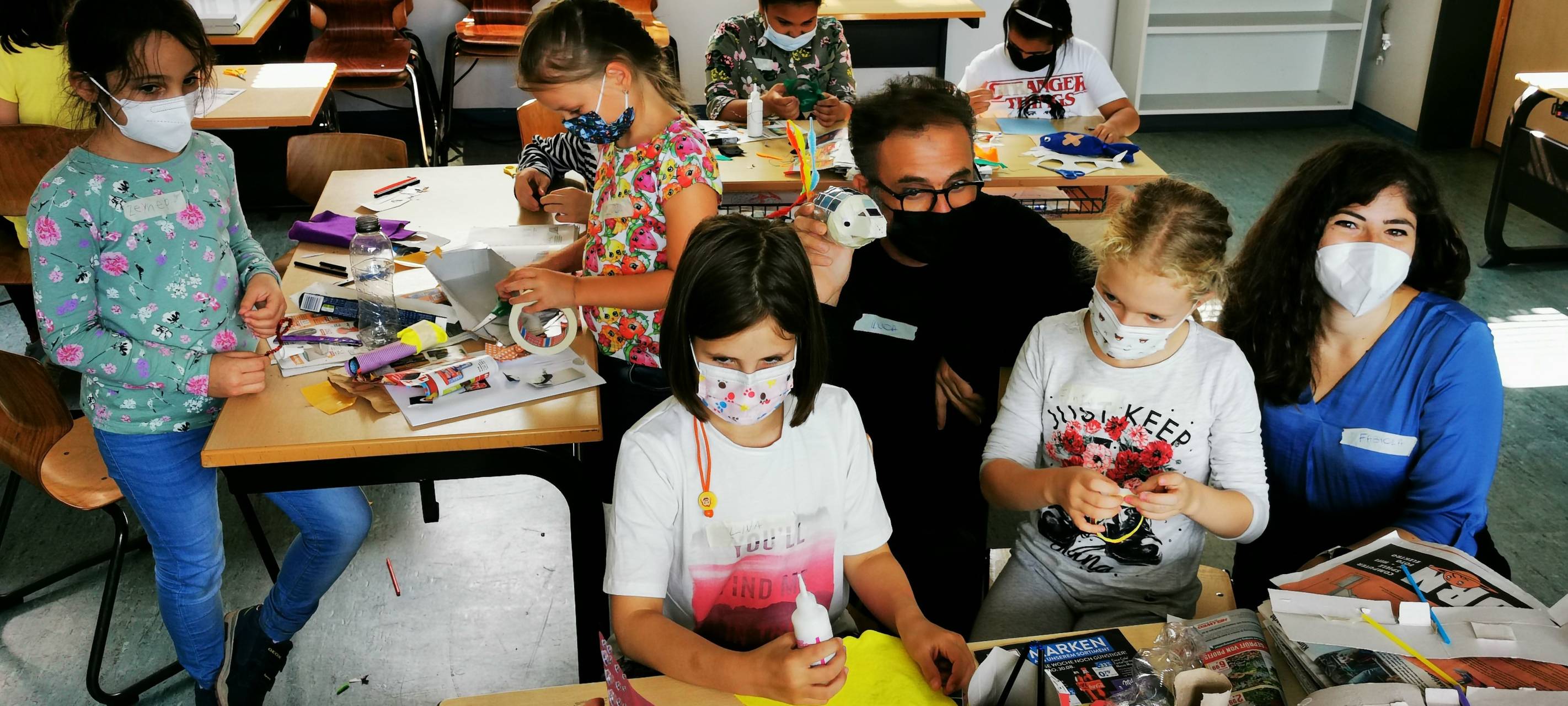 christophorus-schule-kray-ogs-bastelt-puppen-radio-essen-light-festival